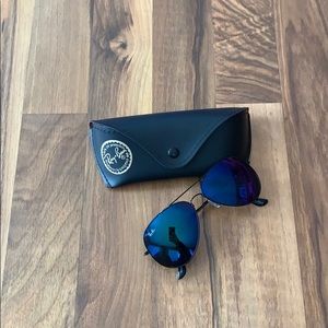 Ray-ban aviator style sunglasses